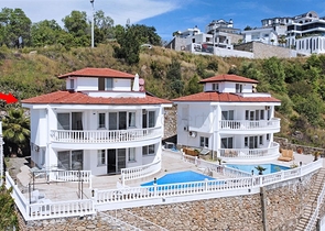 Вилла 4+1 с видом на море в районе Каргыджак