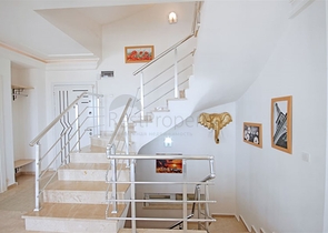 Вилла 4+1 с видом на море в районе Каргыджак