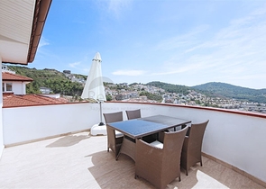 Вилла 4+1 с видом на море в районе Каргыджак