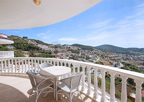 Вилла 4+1 с видом на море в районе Каргыджак