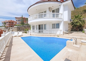 Вилла 4+1 с видом на море в районе Каргыджак