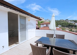 Вилла 4+1 с видом на море в районе Каргыджак