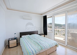 Вилла 4+1 с видом на море в районе Каргыджак