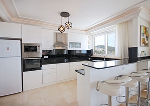 Вилла 4+1 с видом на море в районе Каргыджак