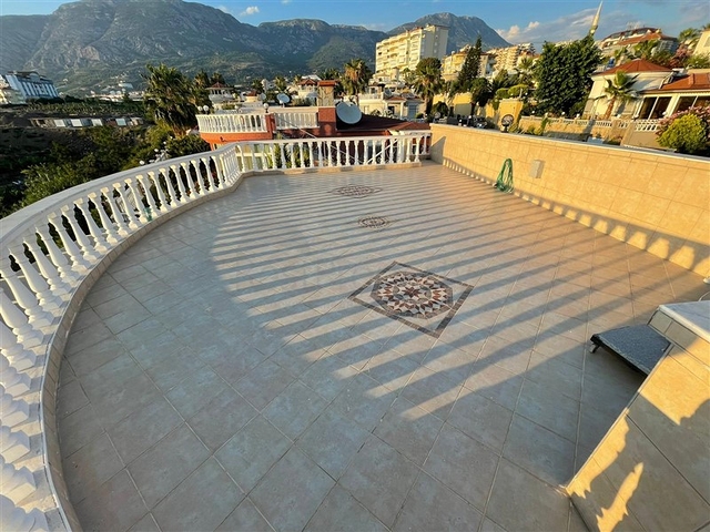 Вилла 2+1 с мебелью и техникой всего 900 м до Средиземного моря