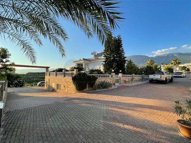 Вилла 2+1 с мебелью и техникой всего 900 м до Средиземного моря