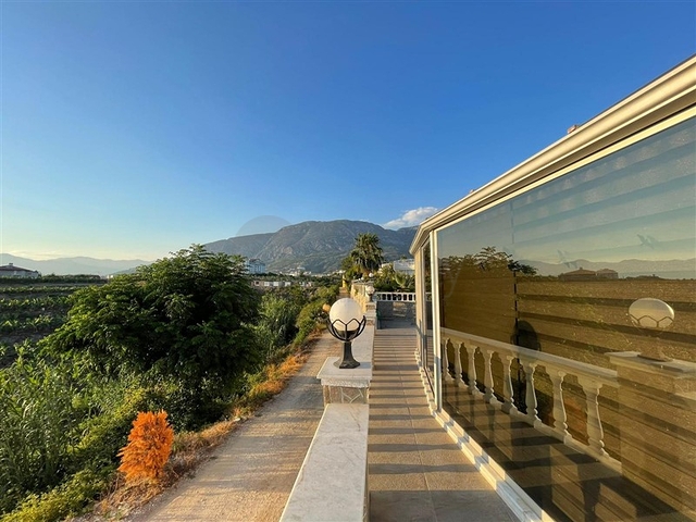 Вилла 2+1 с мебелью и техникой всего 900 м до Средиземного моря