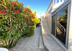 Вилла 2+1 с мебелью и техникой всего 900 м до Средиземного моря