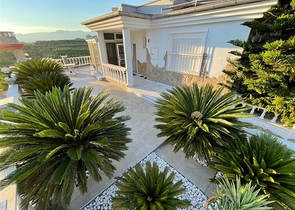 Вилла 2+1 с мебелью и техникой всего 900 м до Средиземного моря