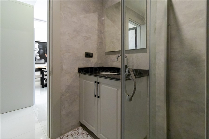 Квартира планировкой 1+1 в современном комплексе в районе Оба