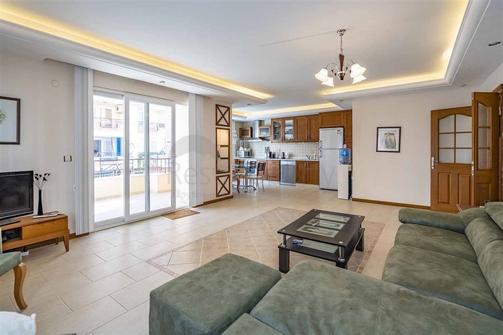 Трехкомнатная квартира в комплексе на первой береговой линии