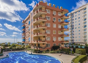 Трехкомнатная квартира в комплексе на первой береговой линии