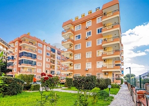 Трехкомнатная квартира в комплексе на первой береговой линии