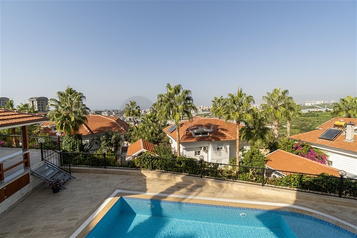 Вилла 4+1 в районе Каргыджак