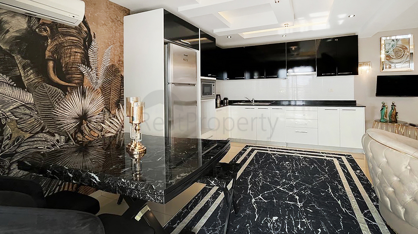 Просторный пентхаус 4+1 в популярном жилом комплексе в районе Джикджилли