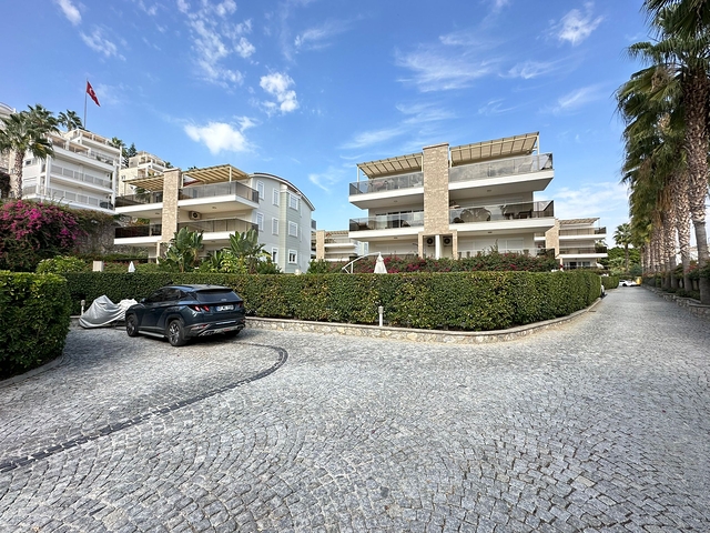 Садовый дуплекс 3+1 в районе Конаклы