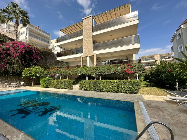 Садовый дуплекс 3+1 в районе Конаклы