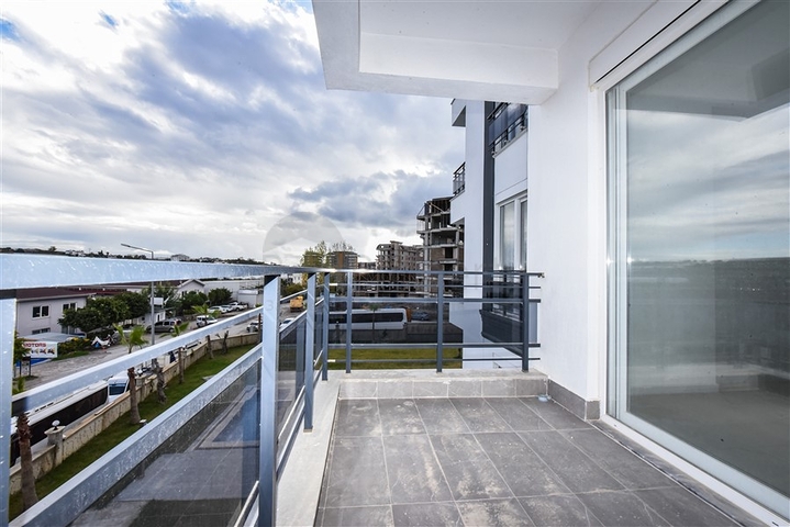 Двухкомнатная квартира в новом доме в районе Авсаллар