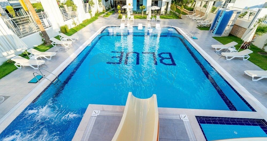 Квартира 1+1 в районе Махмутлар с мебелью и техникой. 