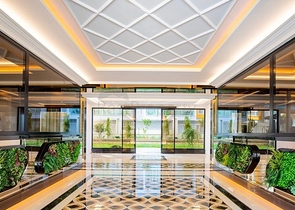 Квартира 1+1 в районе Махмутлар с мебелью и техникой. 