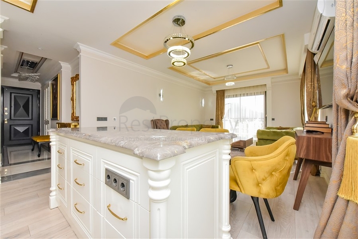 Четырехкомнатная квартира в шикарном комплексе класса люкс с видом на море.