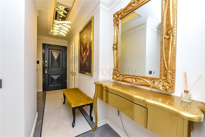 Четырехкомнатная квартира в шикарном комплексе класса люкс с видом на море.