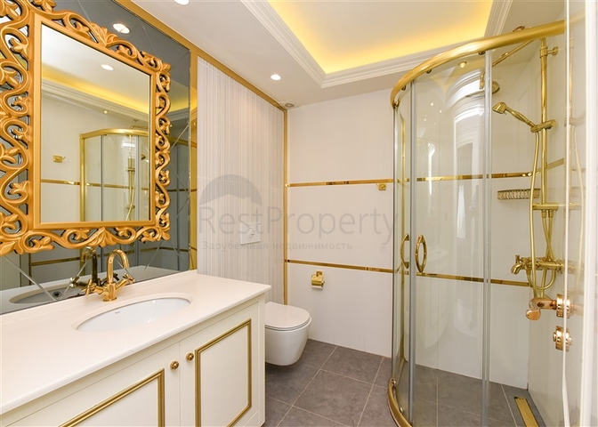 Четырехкомнатная квартира в шикарном комплексе класса люкс с видом на море.