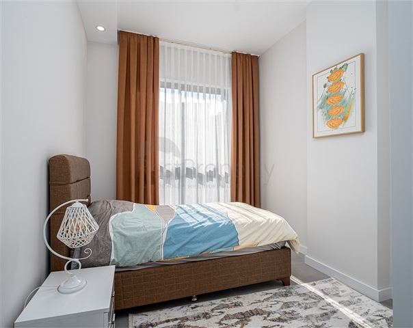 Меблированная трехкомнатная квартира в районе Каргыджак