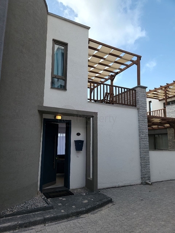 Вилла отельной концепции на первой береговой линии