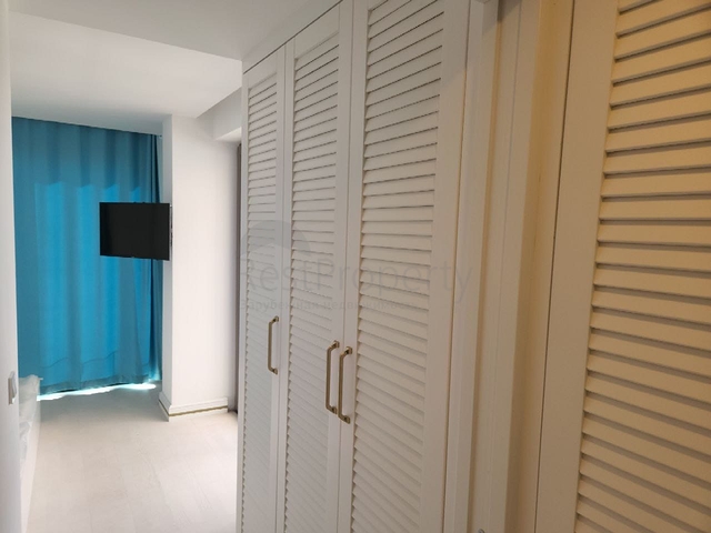 Вилла отельной концепции на первой береговой линии