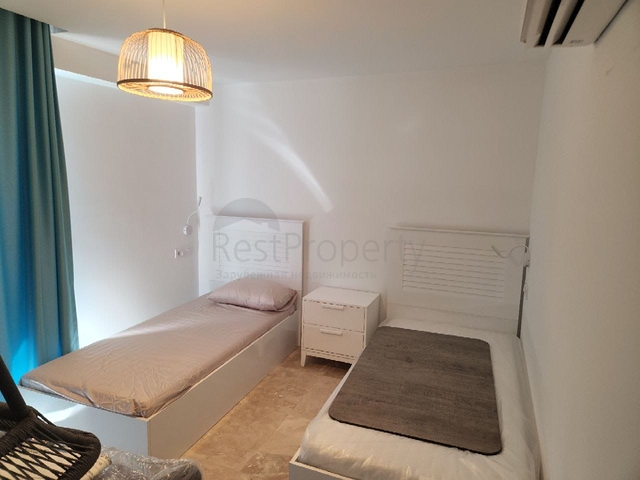 Вилла отельной концепции на первой береговой линии