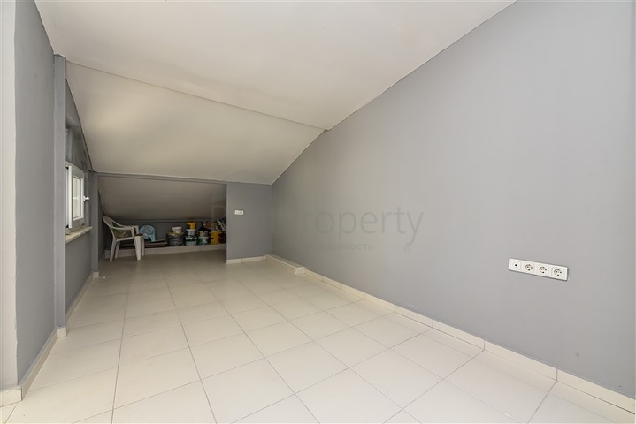 Просторный пентхаус 3+1 в Махмутларе