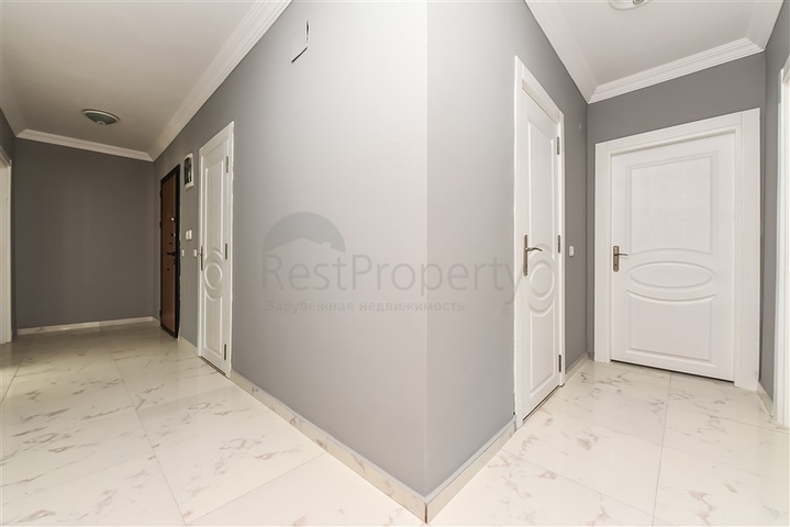 Просторный пентхаус 3+1 в Махмутларе