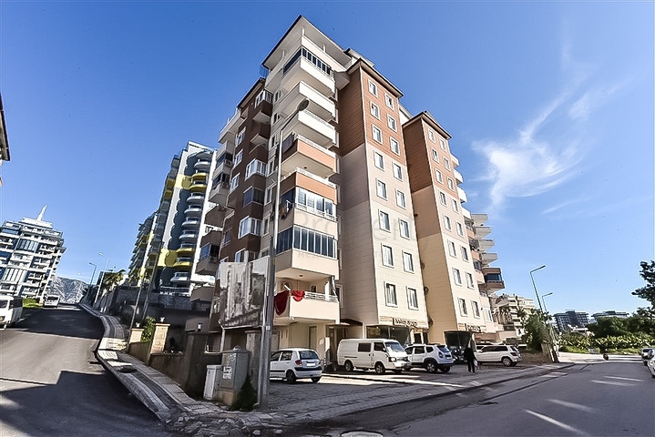 Просторный пентхаус 3+1 в Махмутларе