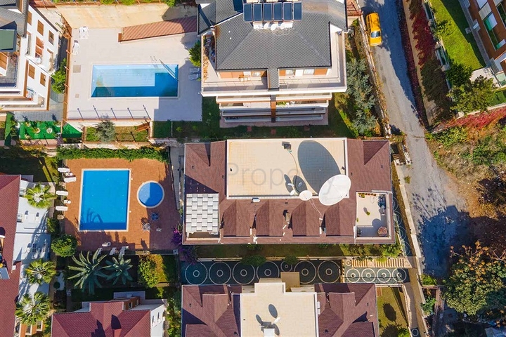 Апартаменты 2+1 с просторной Террасой в центре Алании.