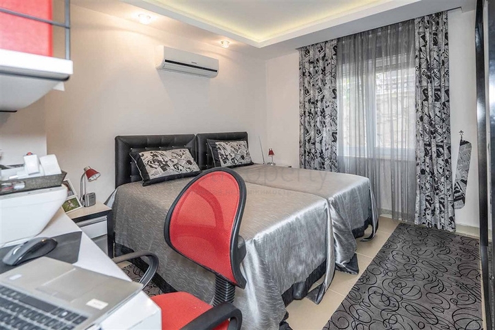 Апартаменты 2+1 с просторной Террасой в центре Алании.