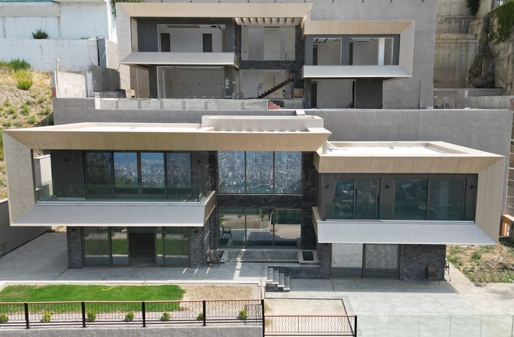 Вилла с видом на Средиземное море- идеальное слияние роскоши и природы