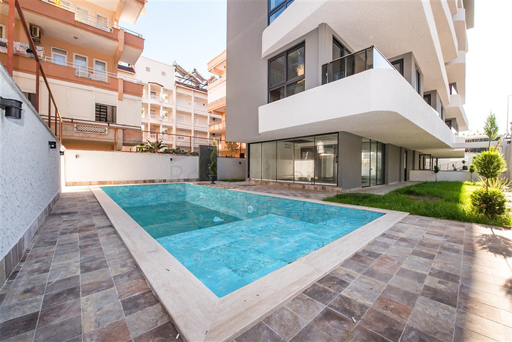 Квартира планировкой 1+1 в самом центре Алании