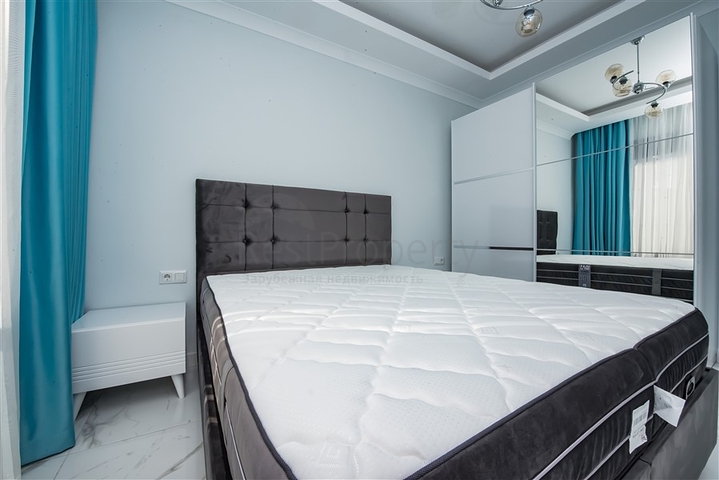 Светлая мебелированная квартира в пешей доступности от моря