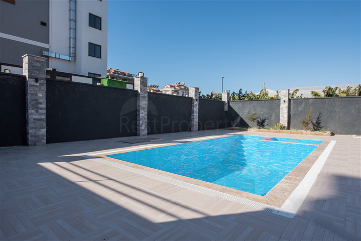 Светлая мебелированная квартира в пешей доступности от моря