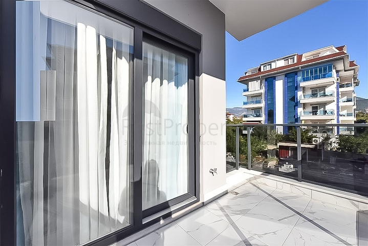 Светлая мебелированная квартира в пешей доступности от моря