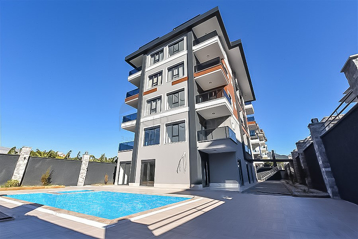 Светлая мебелированная квартира в пешей доступности от моря