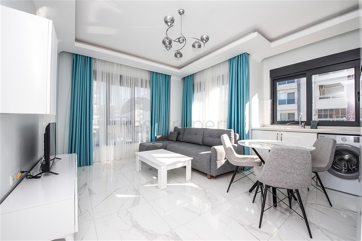 Светлая мебелированная квартира в пешей доступности от моря