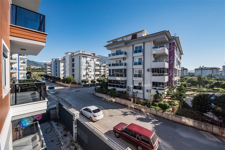 Светлая мебелированная квартира в пешей доступности от моря