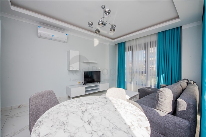 Светлая мебелированная квартира в пешей доступности от моря