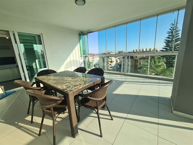 Просторная квартира планировки 3+1 в районе Джикджилли