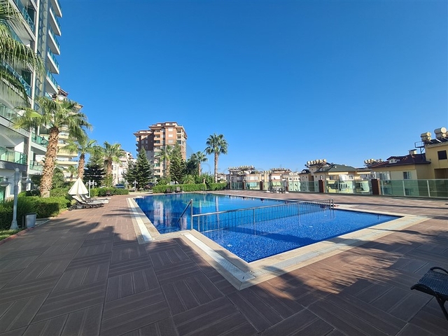 Просторная квартира планировки 3+1 в районе Джикджилли