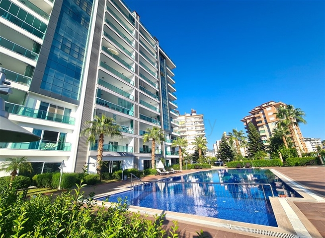 Просторная квартира планировки 3+1 в районе Джикджилли