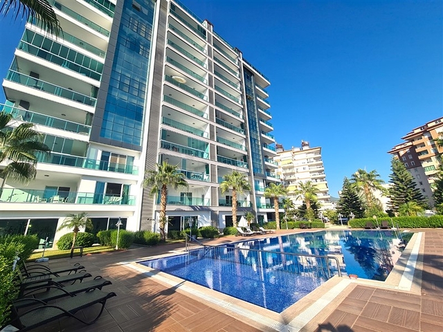 Просторная квартира планировки 3+1 в районе Джикджилли