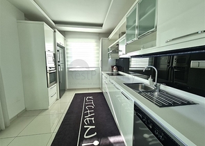 Просторная квартира планировки 3+1 в районе Джикджилли